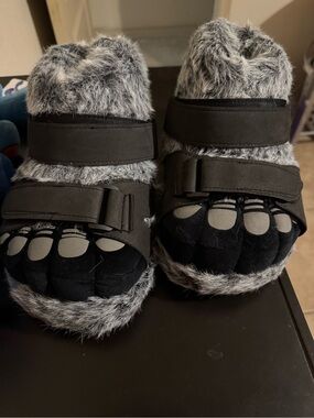NEW Fuzzy Toe-Sasquatch Slippers